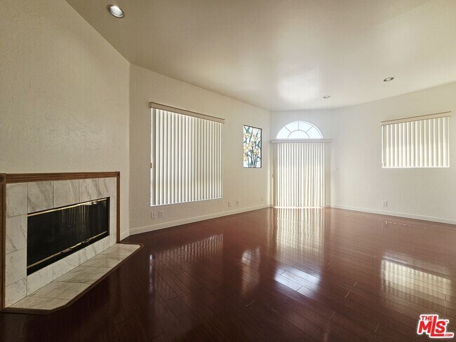 Building Photo - 801 Lorraine Blvd