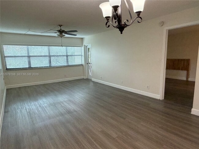 Building Photo - 301 Racquet Club Rd