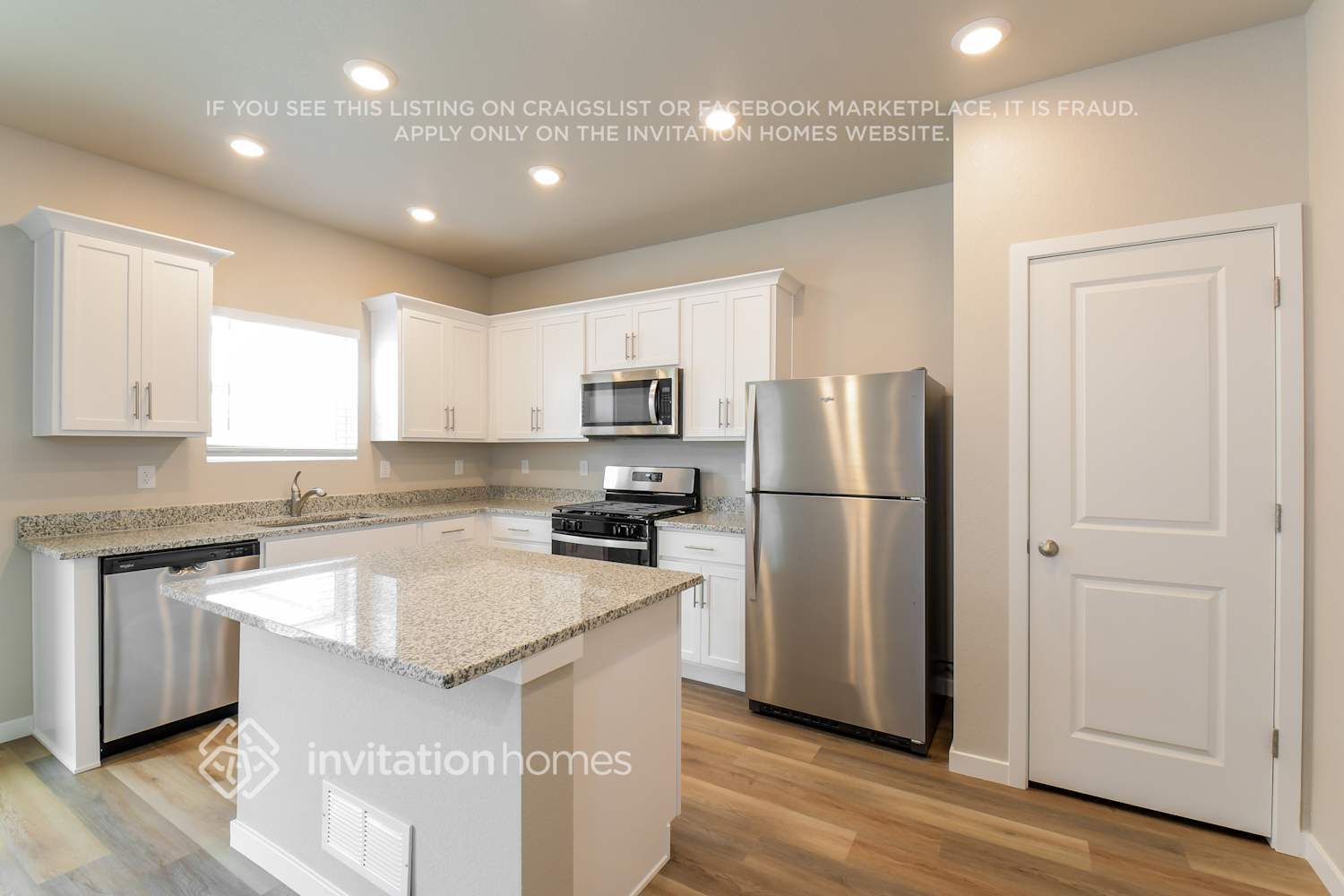 Building Photo - 7303 Dolores Ave