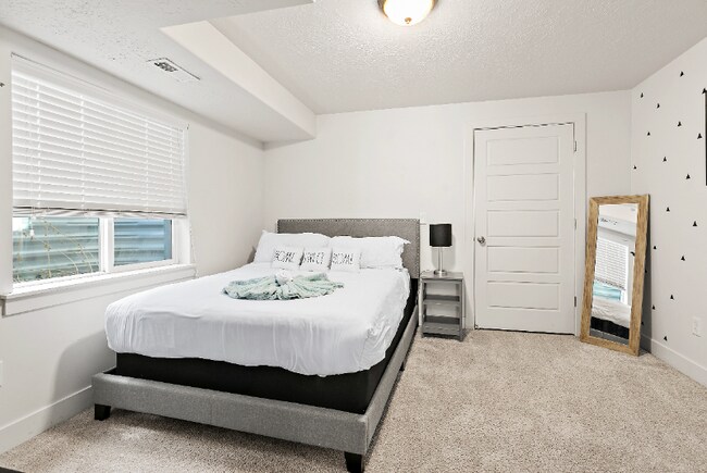 Building Photo - 9721 Fira Ln