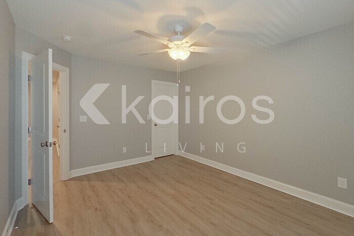 Building Photo - 3709 Oak Leaf Wy