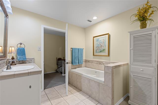 Building Photo - 1231 Roaring Springs Rd