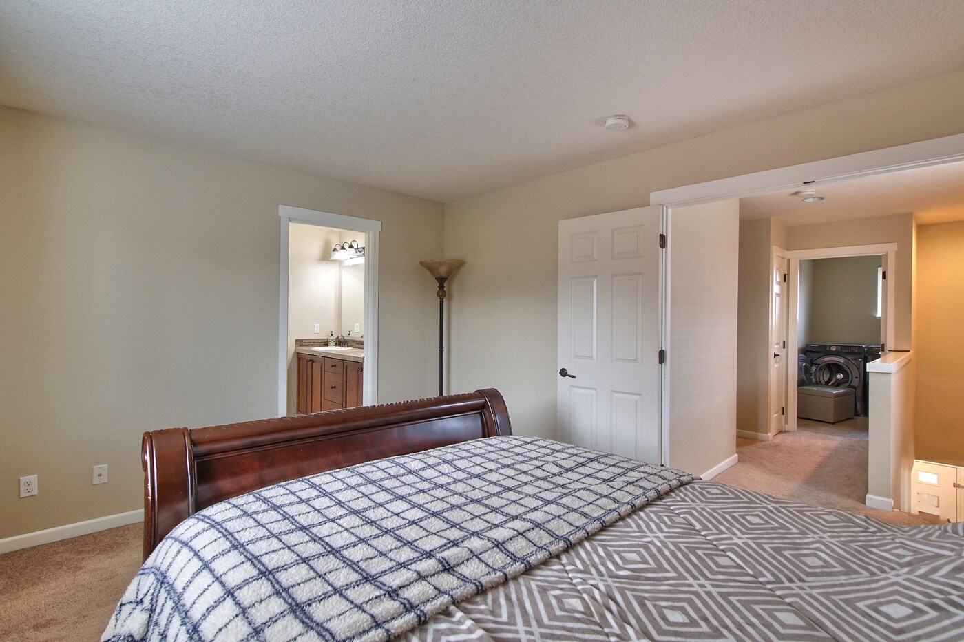 Building Photo - 17536 SW Parkway Ct