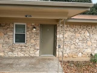 Building Photo - 7402 Southgate Ln