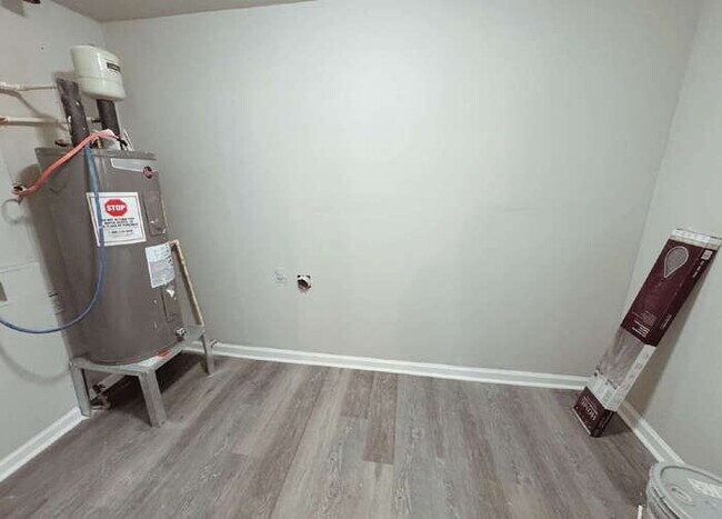 Building Photo - 2609 County Line Rd SW