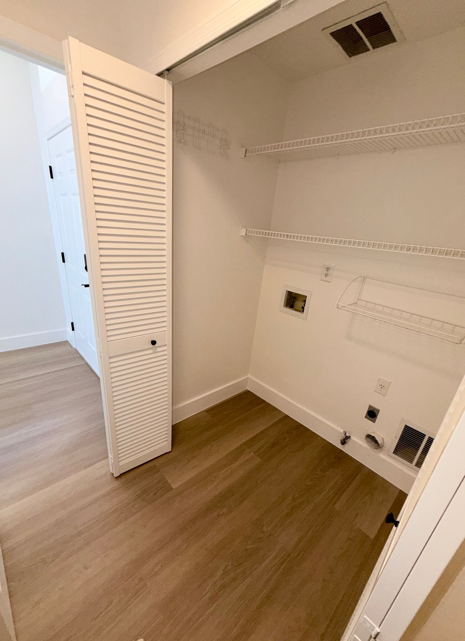 Building Photo - 1042 Ballyshannon Pky