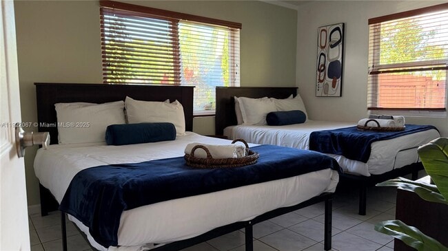 Building Photo - 37 SW 11th St