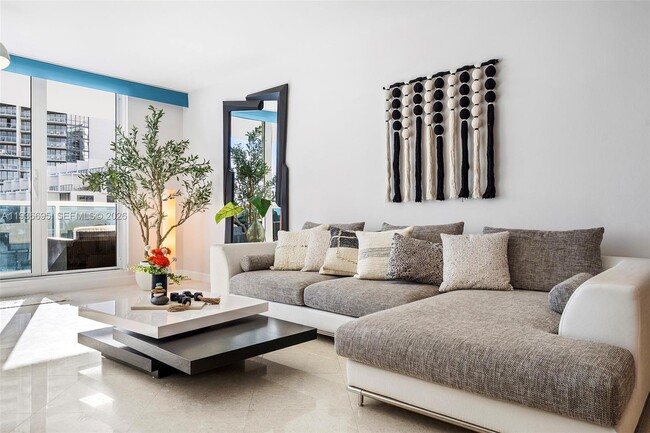 Building Photo - 2301 Collins Ave