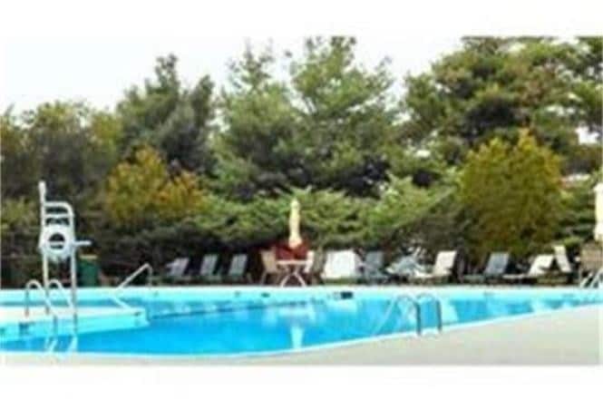 Building Photo - 206 Rock St