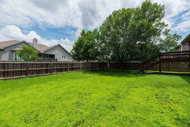 Building Photo - Beautiful 5 bedroom home in Andover School...