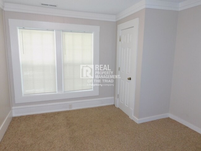Building Photo - Cute 3 Bedroom/2 Bath Home in Greensboro 2...