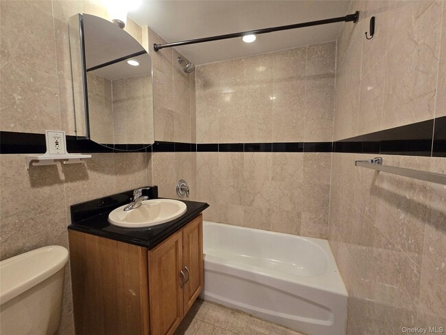 Building Photo - 83-71 116th St