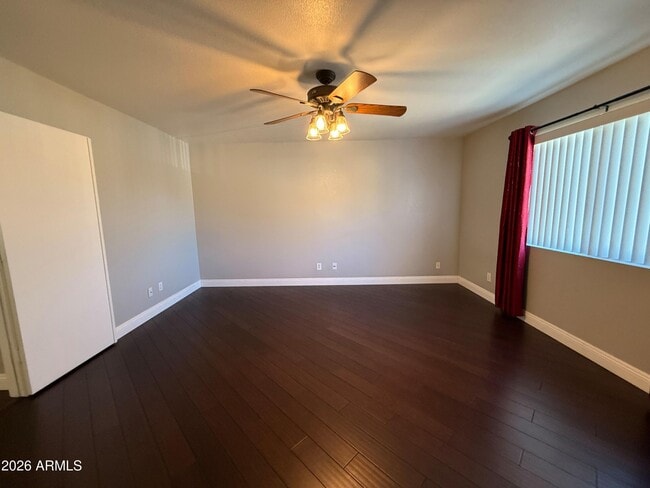 Building Photo - 6425 W Desert Hollow Dr