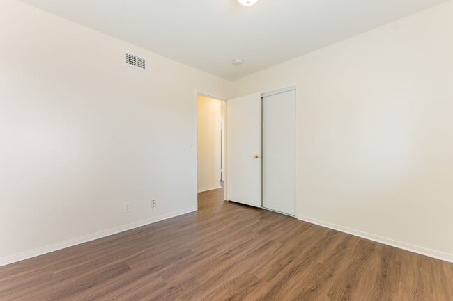 Building Photo - Charming 4-bedroom Single Story Newbury Park Home