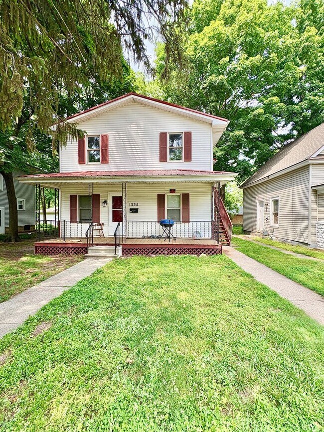 Primary Photo - 1335 E Dubail Ave