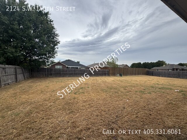 Building Photo - 2124 SW 140th St