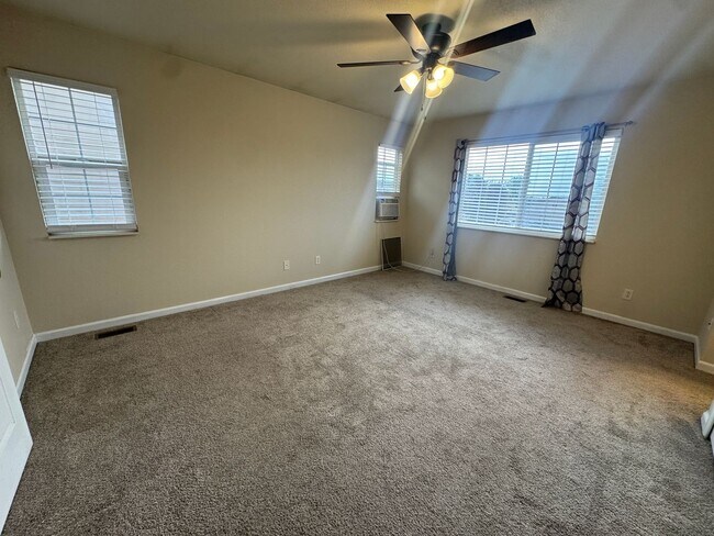 Building Photo - 7126 Oxmoor Ln