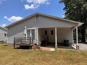 Building Photo - 963