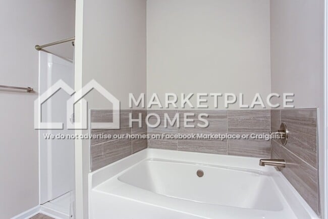 Building Photo - 226 W L Miller Dr