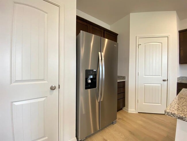 Building Photo - 205 Saide St