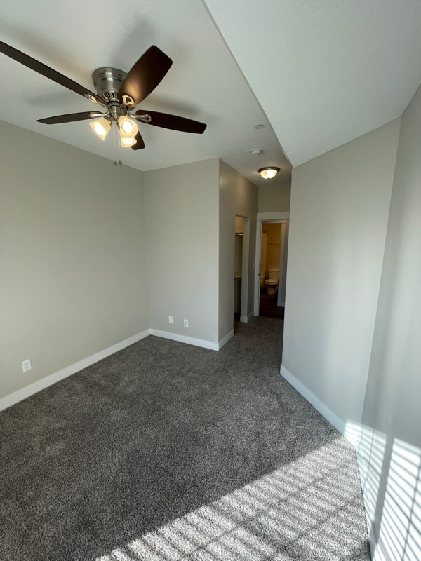 Building Photo - 44 N Garden Park Dr