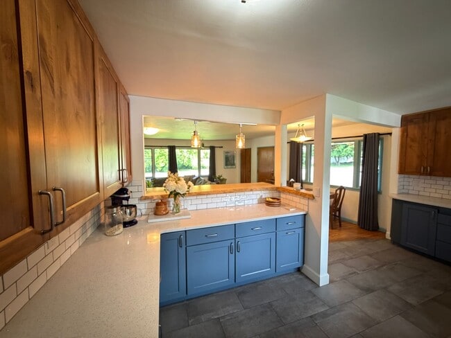 Building Photo - 4 Bedroom Unfurnished Home in Columbia Falls