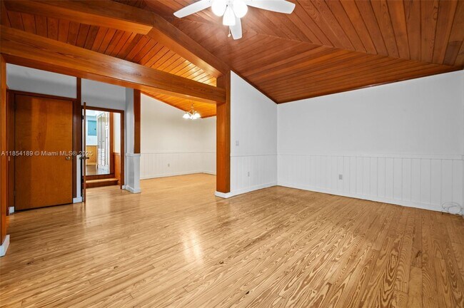 Building Photo - 4114 Santa Maria St