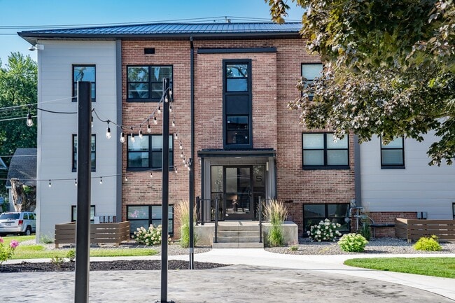 Building Photo - 1823 Griswold Dr