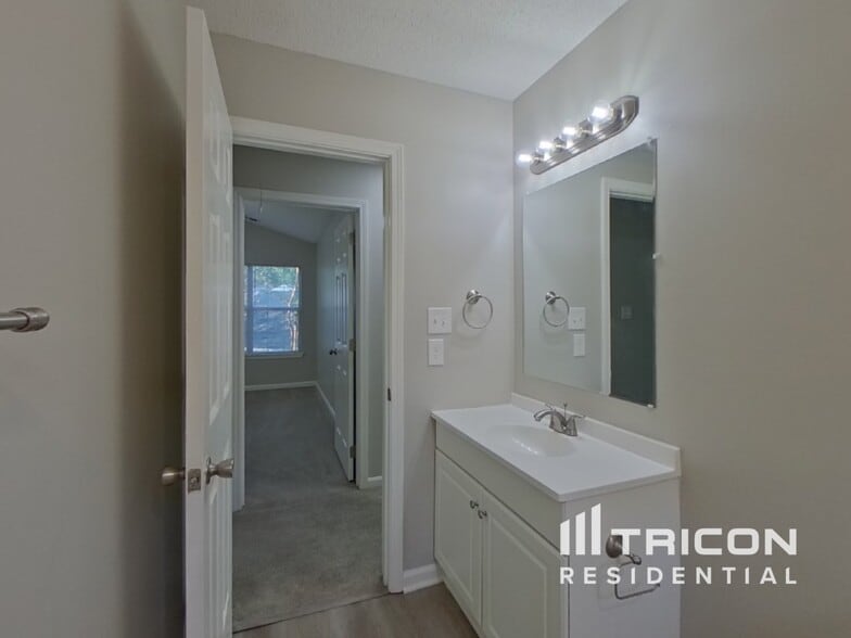 Building Photo - 9101 Mentmore Ct