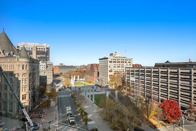 Building Photo - 110 Broad St