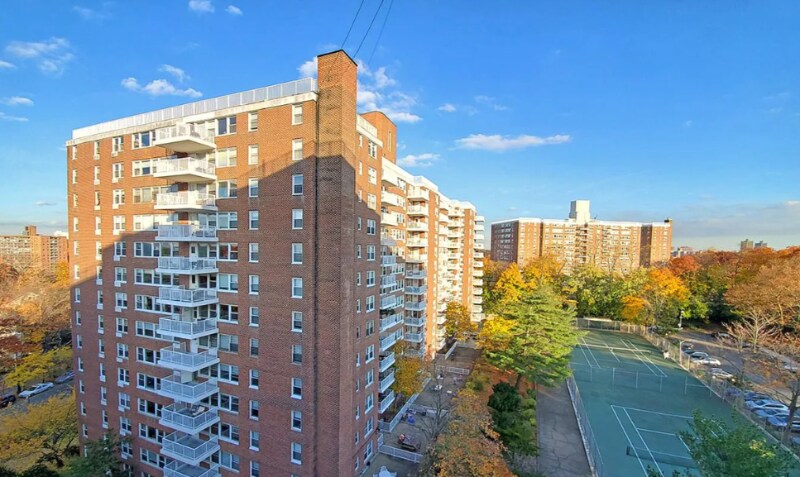 Building Photo - 600 W 246th St