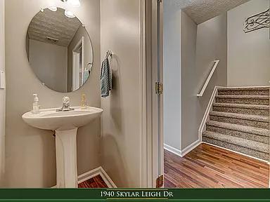 Building Photo - 1940 Skylar Leigh Dr