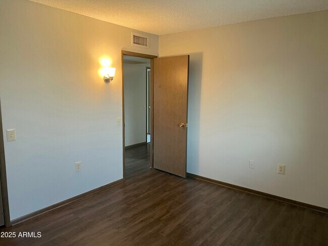 Building Photo - 9714 W Branding Iron Dr