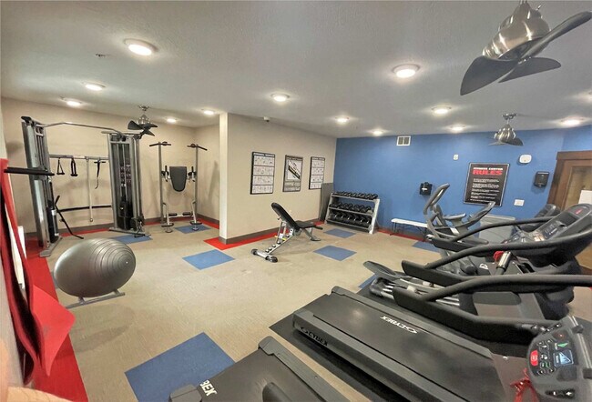 Building Photo - 460 E 400 S