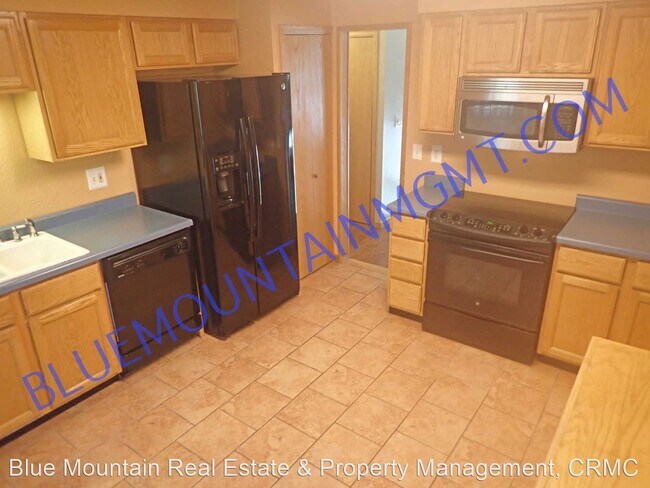 Building Photo - 4 br, 2 bath House - 1025 Galley Place