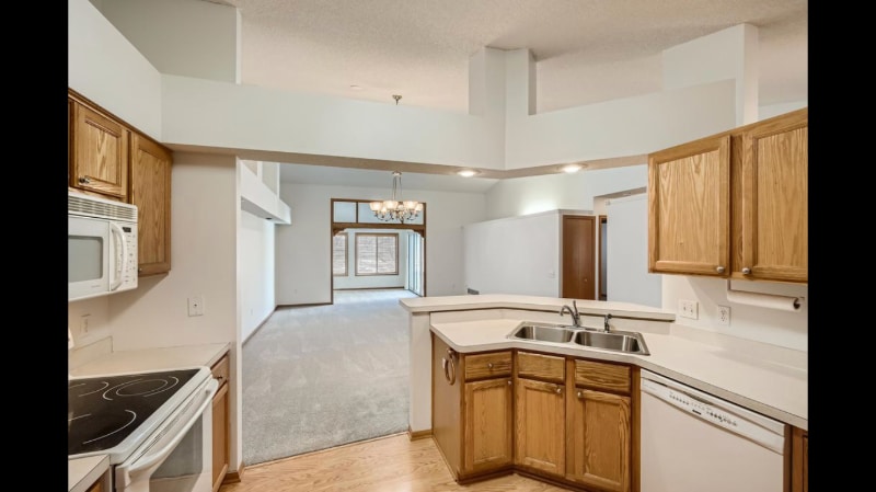 Building Photo - 9427 Prairieview Trail N