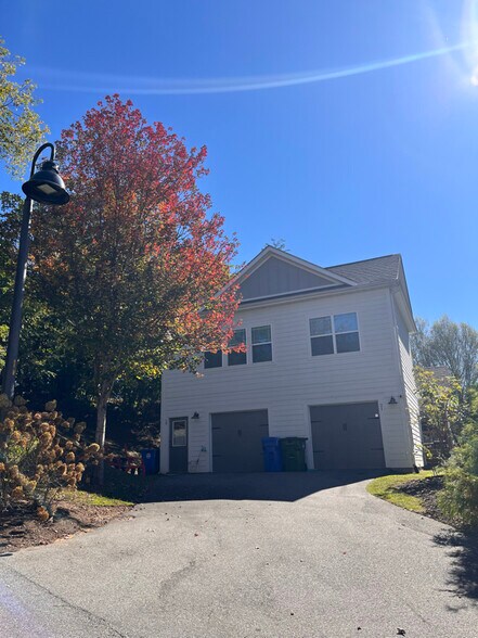 Building Photo - 32 Plant Pl