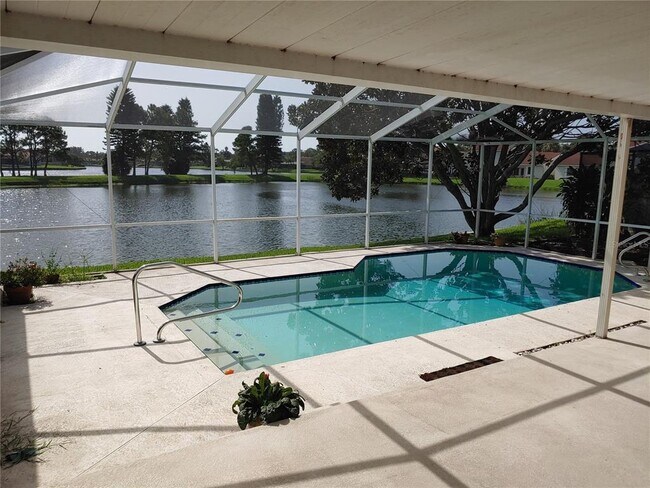 Building Photo - 525 Moreno Cir NE