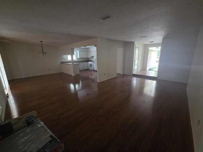 Building Photo - 21 N Waxberry Rd