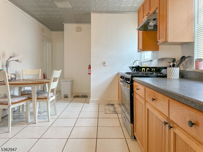 Building Photo - 37 Personette St