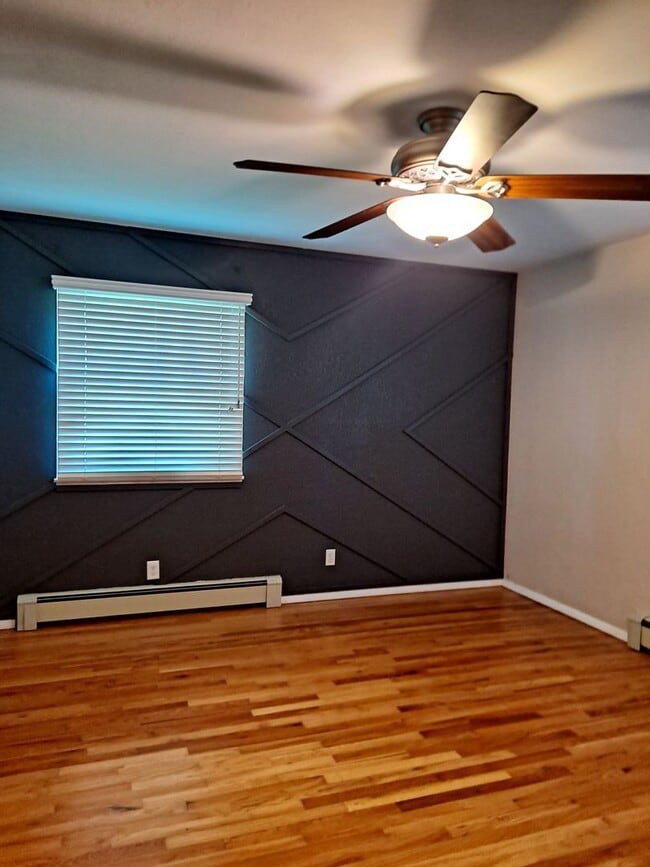 Building Photo - ALL PROSPECTIVE TENANTS MUST SUBMIT A $58 ...