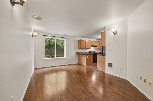 Building Photo - Beautifully Updated 3-Bedroom Rambler with Open Floor Plan & Private Fenced Yard