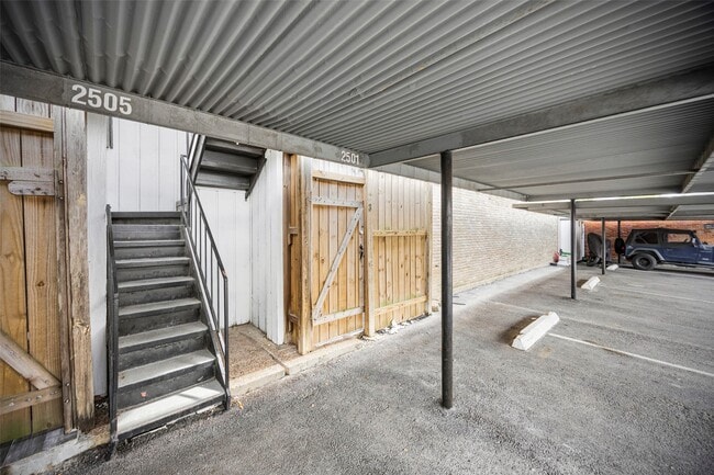 Building Photo - 2501 Marilee Ln