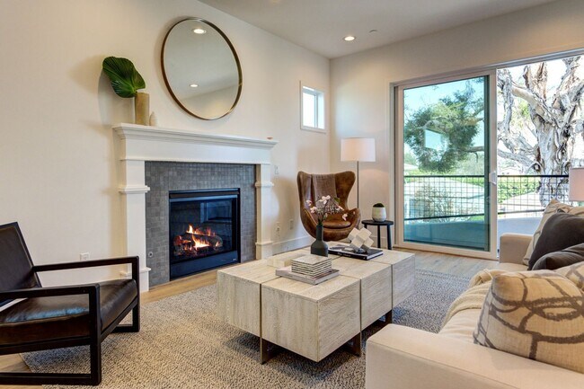 Building Photo - Fantastic 2 Story Farm House style Home with 4 Bedrooms and 3 Baths in Mid City area