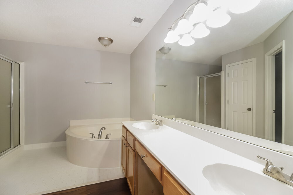 Building Photo - 1700 Torrington Ct