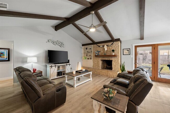 Building Photo - 117 Shady Oak Dr