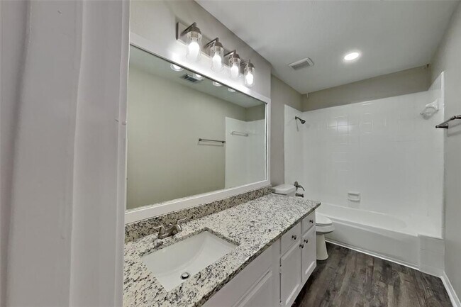 Building Photo - 17126 Hamilwood Dr