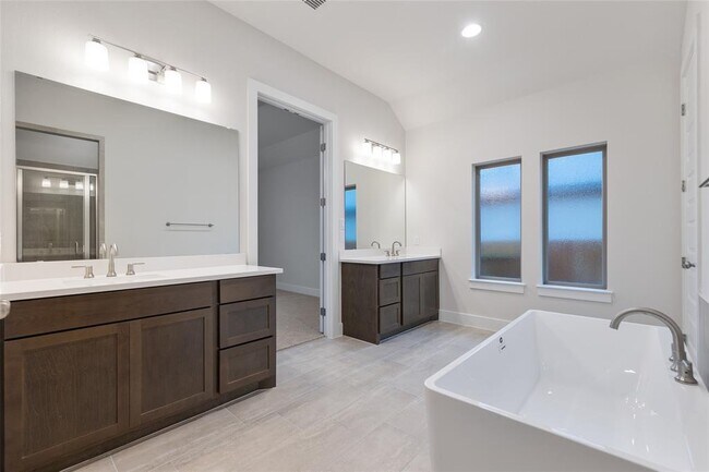 Building Photo - 626 Bay Breeze Dr