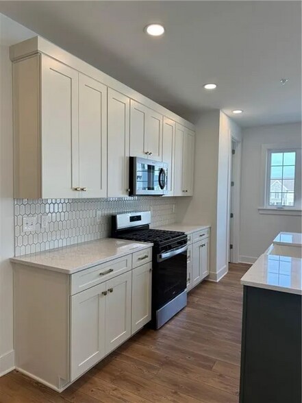 Building Photo - 607 Carlton Ln