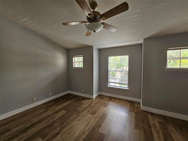 Building Photo - 9749 Porta Leona Ln